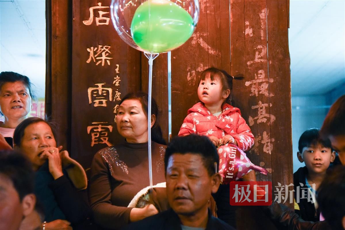 3月29日，湖北省监利市启动2024年春季文化旅游季活动，游客在程集古镇游玩  （极目新闻记者 黄志刚 摄） (2).jpg