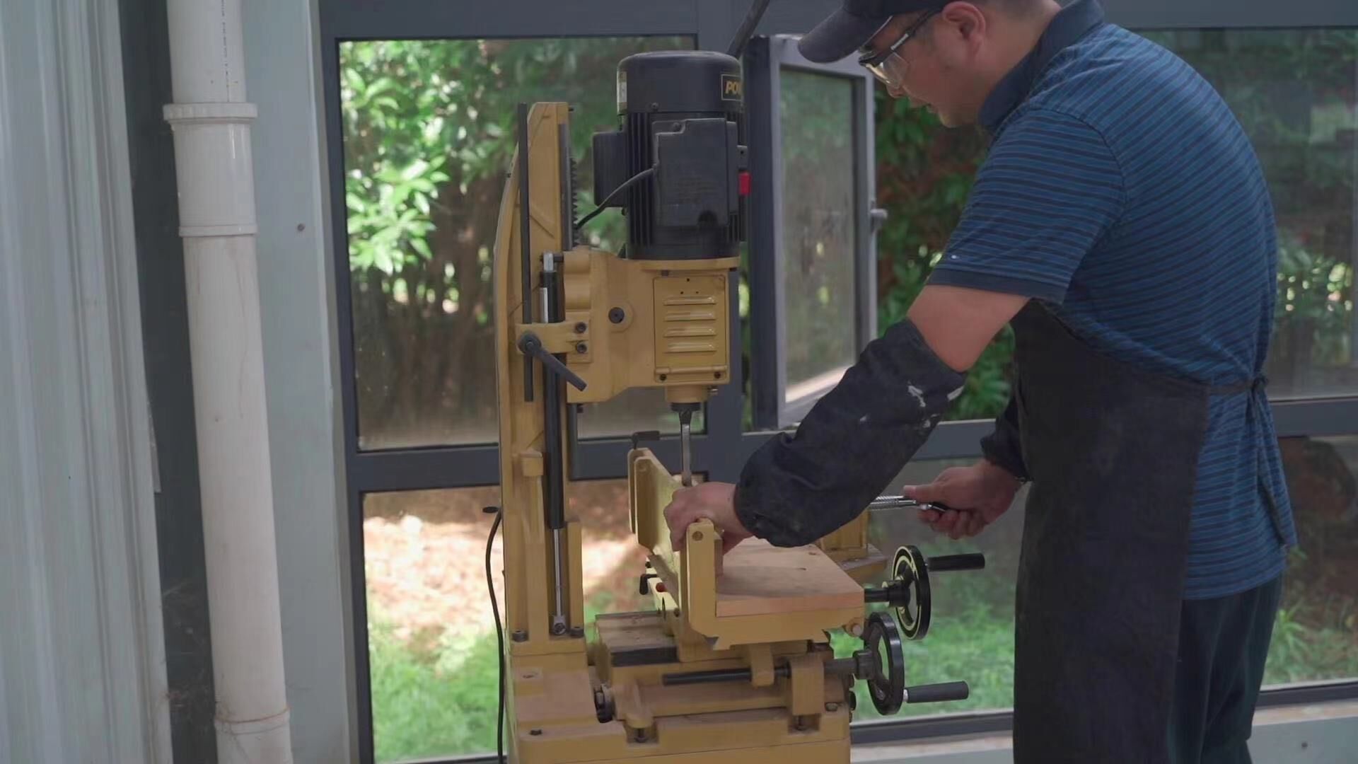 王力副教授的《木工小匠》