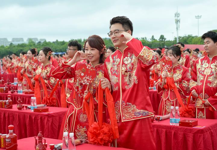 摒弃“天价彩礼”，让乡风更文明