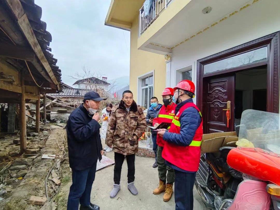四川住建部门全力做好泸定地震灾区房屋和市政基础设施排查工作 | 极目新闻