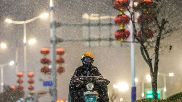 大风雨雪结伴而至，济南明后天阴有小雨转雨夹雪