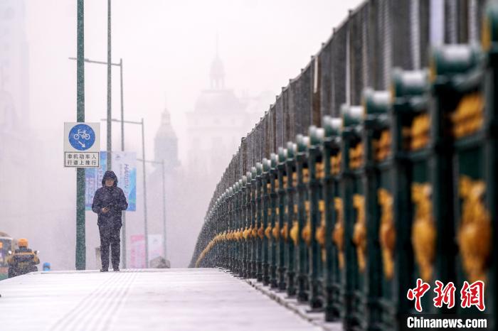 黑龙江：暴雪来袭 哈尔滨牡丹江等地公路客运停运