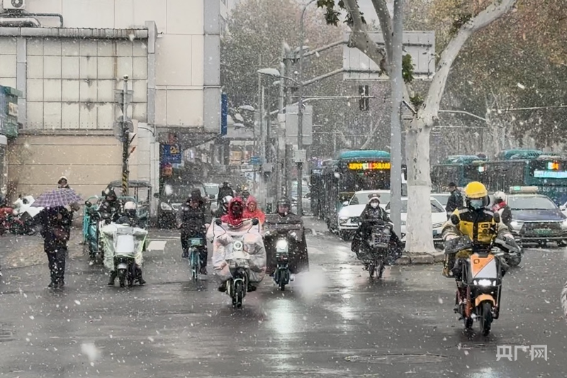 山东迎大范围降雪天气，多地发布道路结冰黄色预警