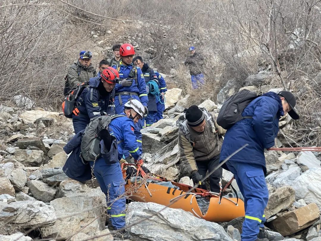 “他走的路，野得连羊都不走……”北京一男子爬野山大腿骨摔骨折！-第7张-资讯-土特城网