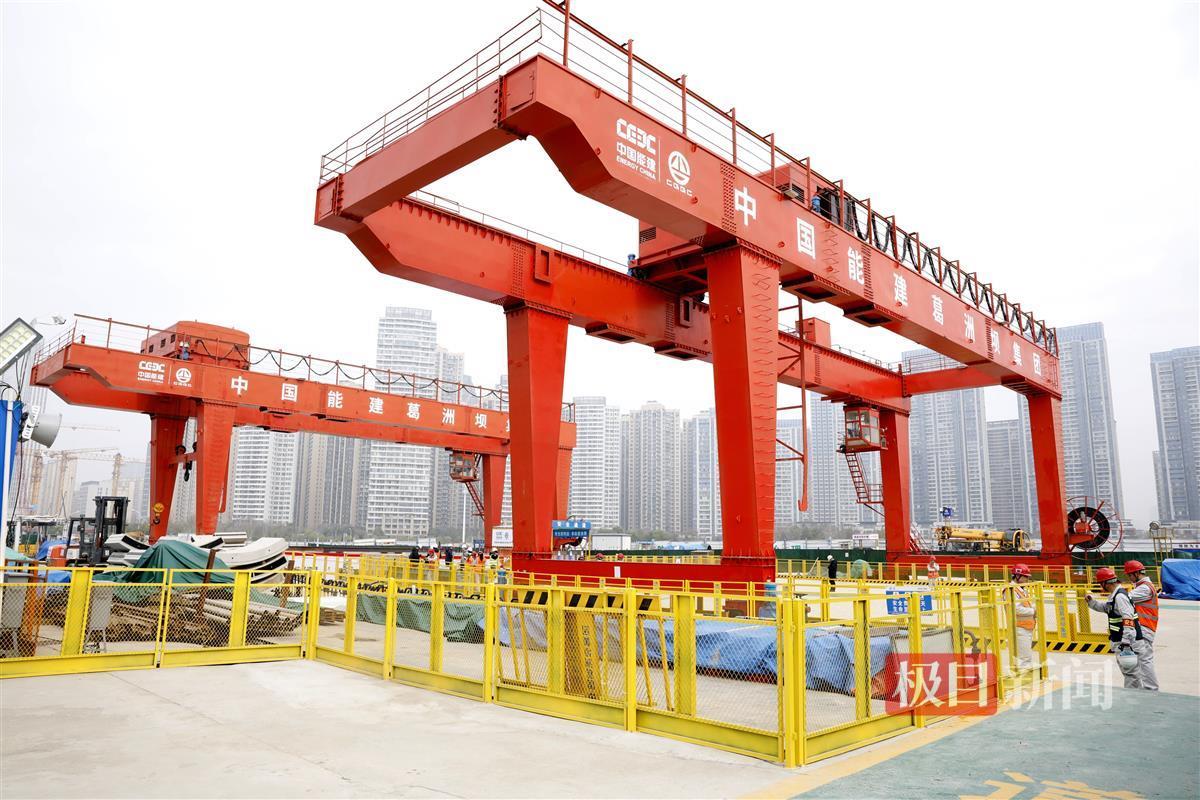 3月11日，武汉地铁 11 号线四期首台盾构机始发现场。袁永华 摄.jpg