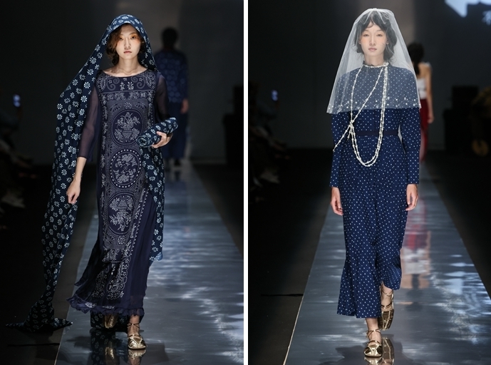 2022北京中国国际时装周上的蓝印花布系列成衣.