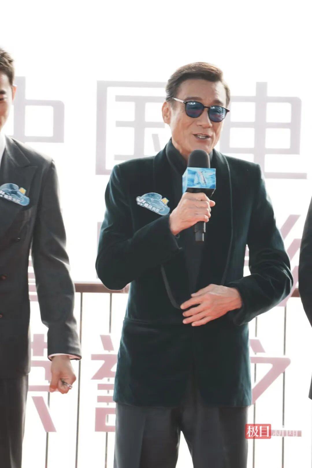 640-1.jpeg 刚刚,100多位知名演员现身湖北,最新红毯组图来了!