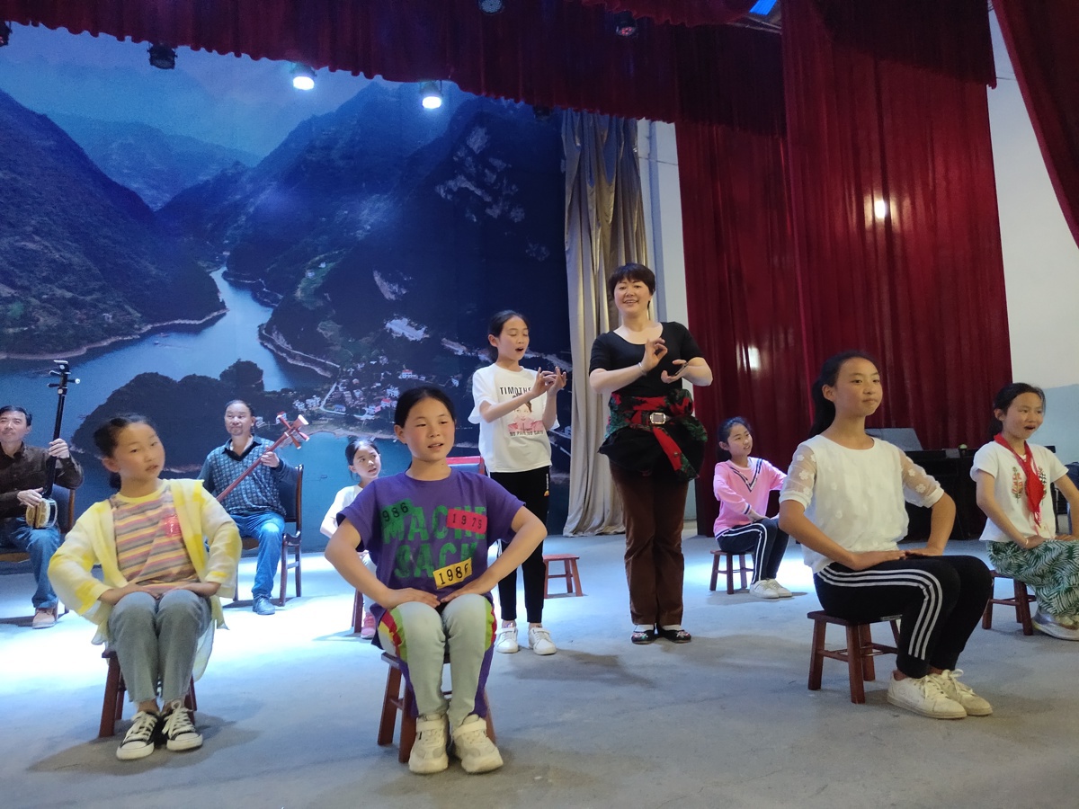 南曲排练指导.jpg 南曲排练指导.jpg