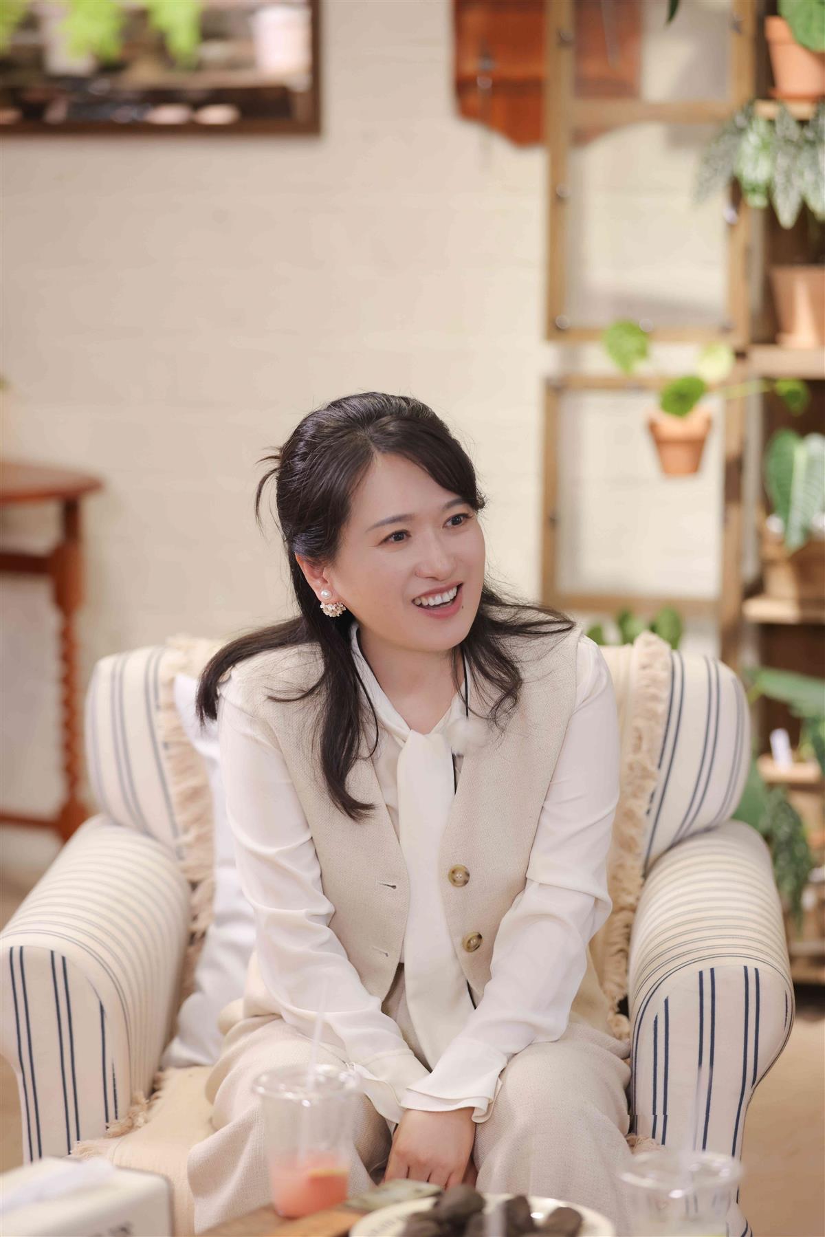 犀利剖析各种“恋爱法则”,沈奕斐登上《背后》再谈爱情