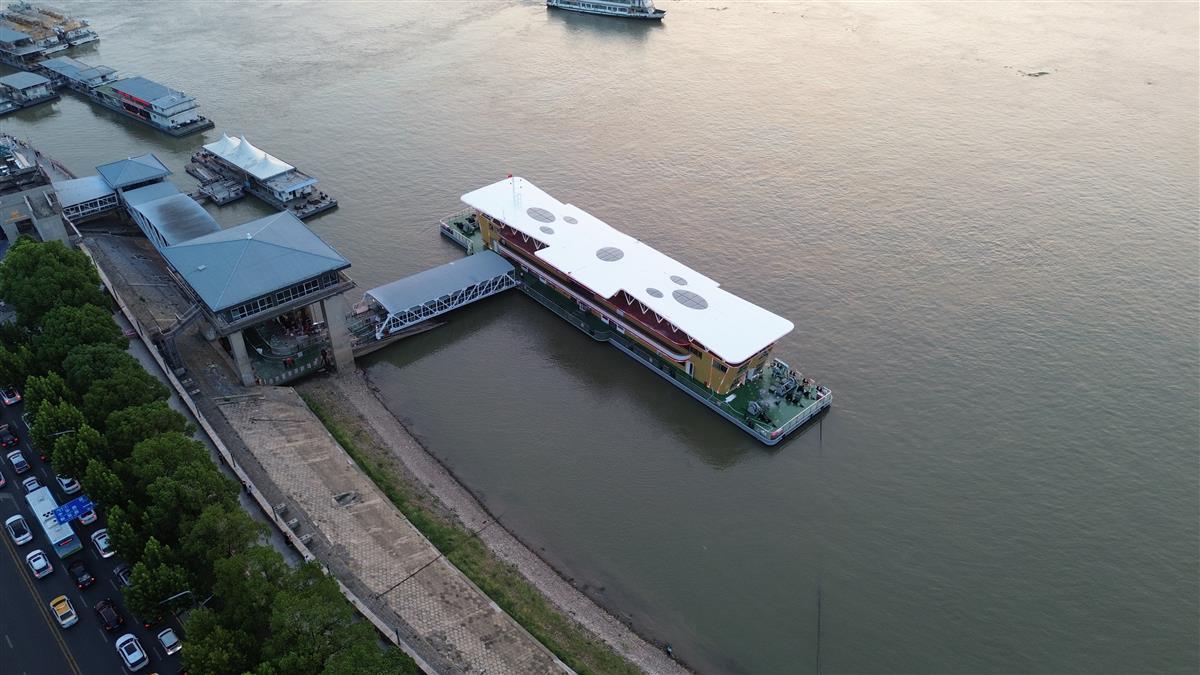 武汉中华路码头新趸船12日试运营,3条轮渡线恢复至原码头原时间