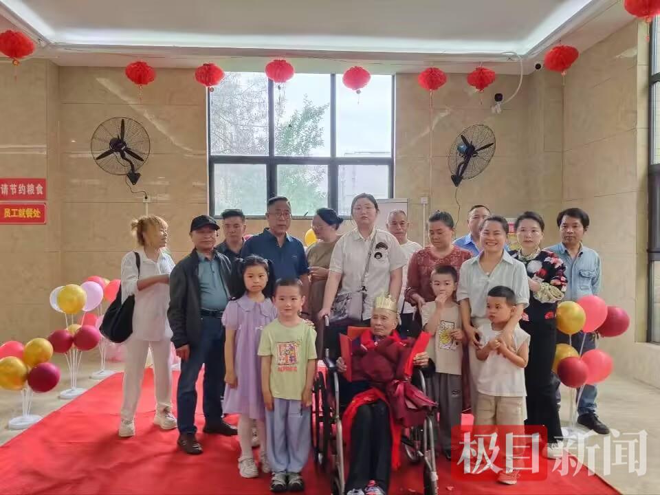 80E5DA28A7737EFE639297CA913A72A5.jpg 80E5DA28A7737EFE639297CA913A72A5.jpg