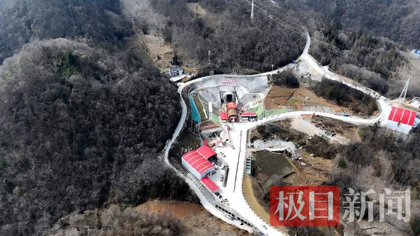 宜涪高铁鹤峰段“热战”正酣 | 极目新闻
