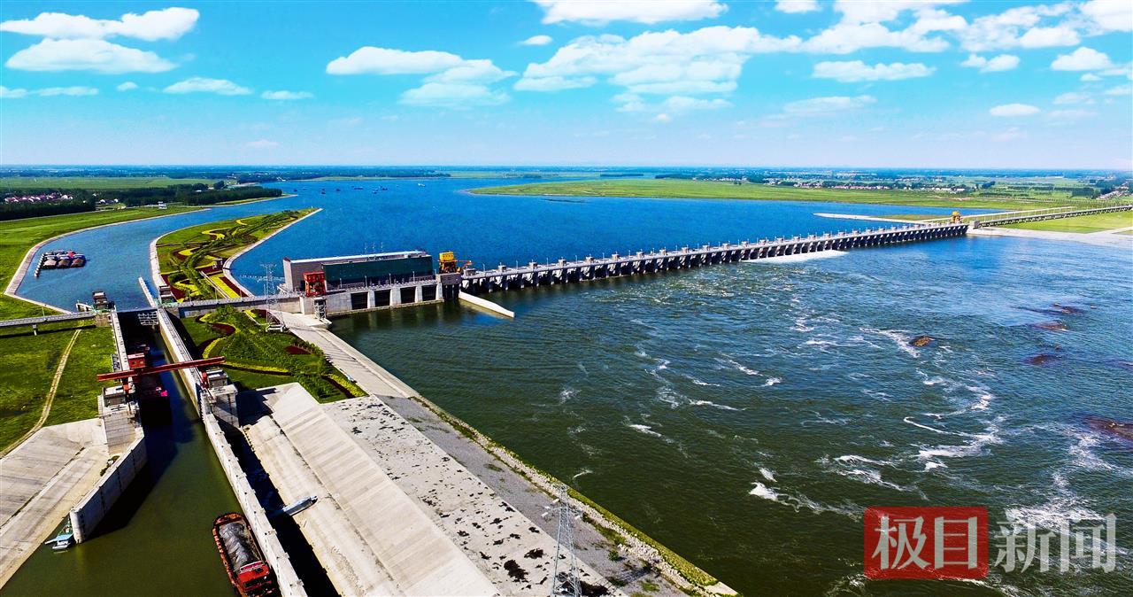 汉江生态画卷·南水北调兴隆水利枢纽.jpg