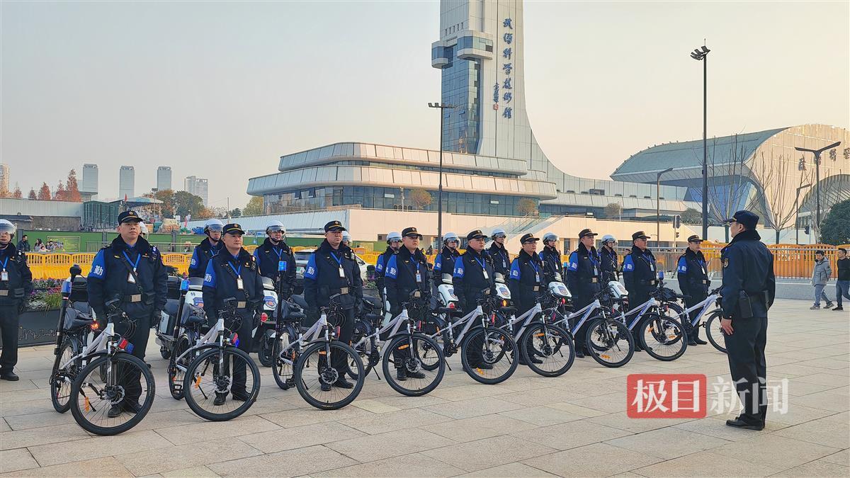 专班队员在日常巡查管理中 (1).jpg