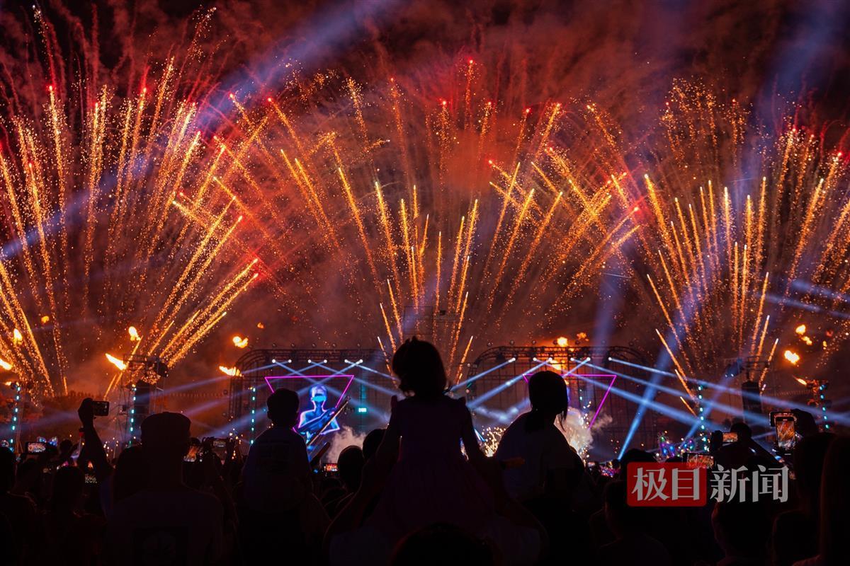 白天看鲜花,晚上看烟花!花博汇焰火剧场秀第二季登场 | 极目新闻