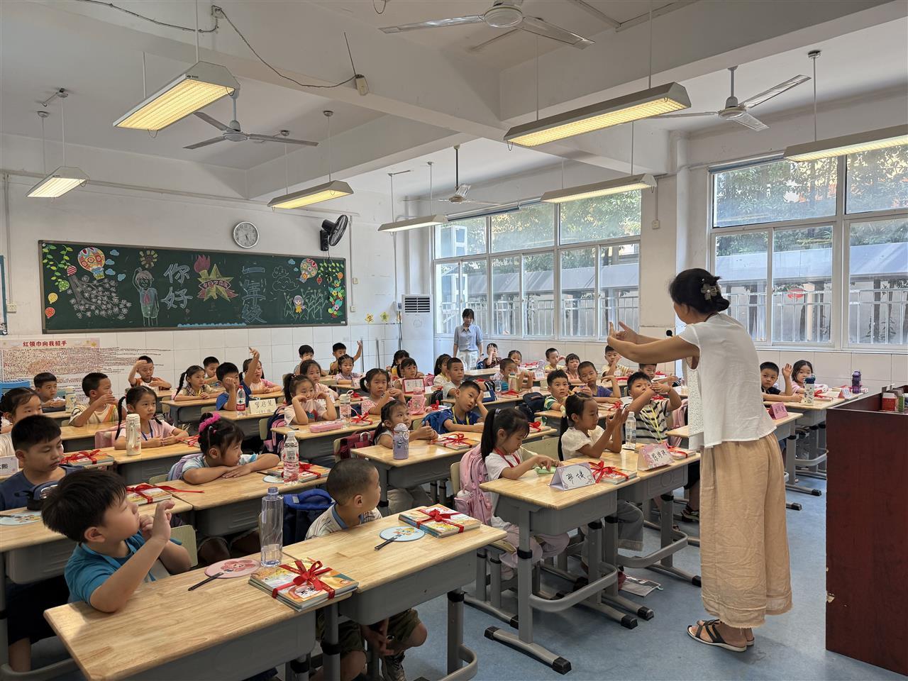 授书礼讲解.JPG 授书礼讲解.JPG