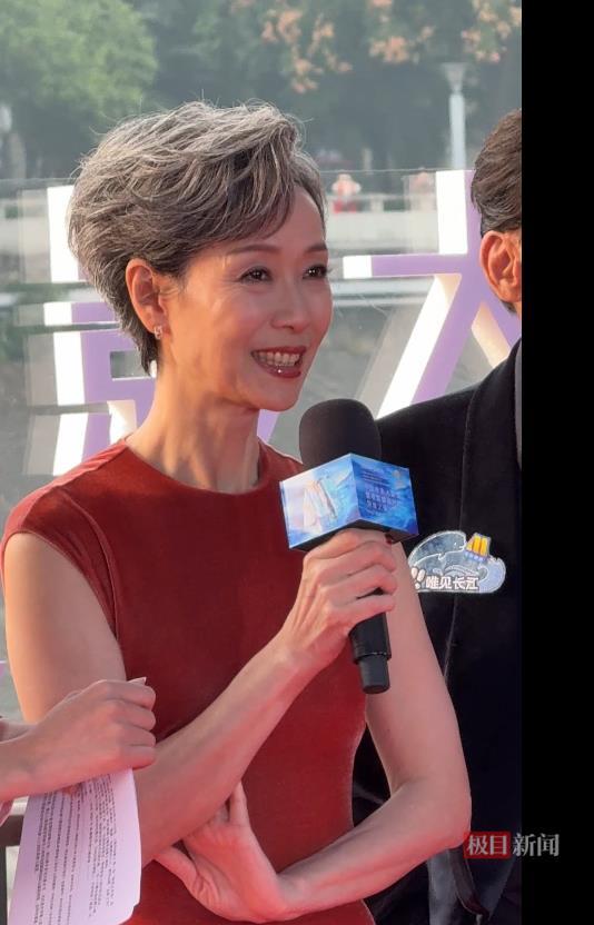 640.png 刚刚,100多位知名演员现身湖北,最新红毯组图来了!