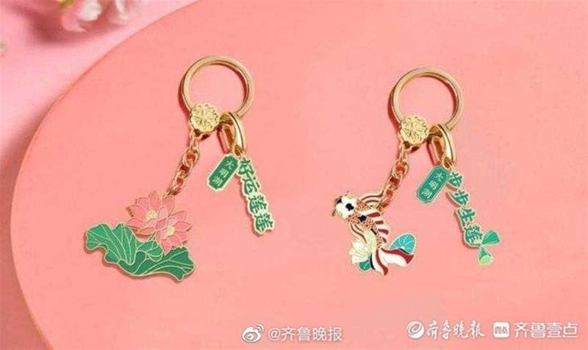 并蒂莲的文创产品(图片来源:齐鲁晚报)