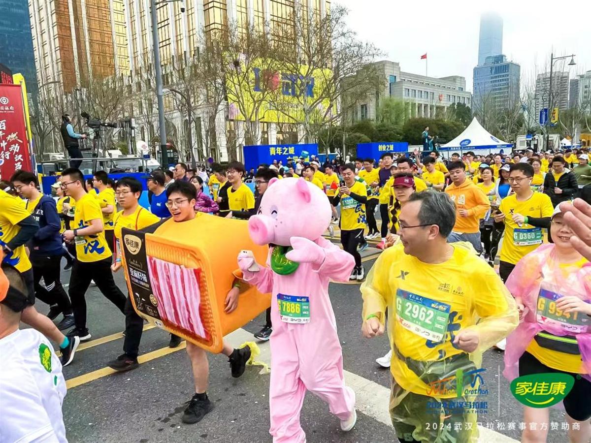 佳康时代怎么样2024武汉马拉松安全完赛，家佳康携手跑者助力全民健康时代_https://www.jmylbn.com_新闻资讯_第4张