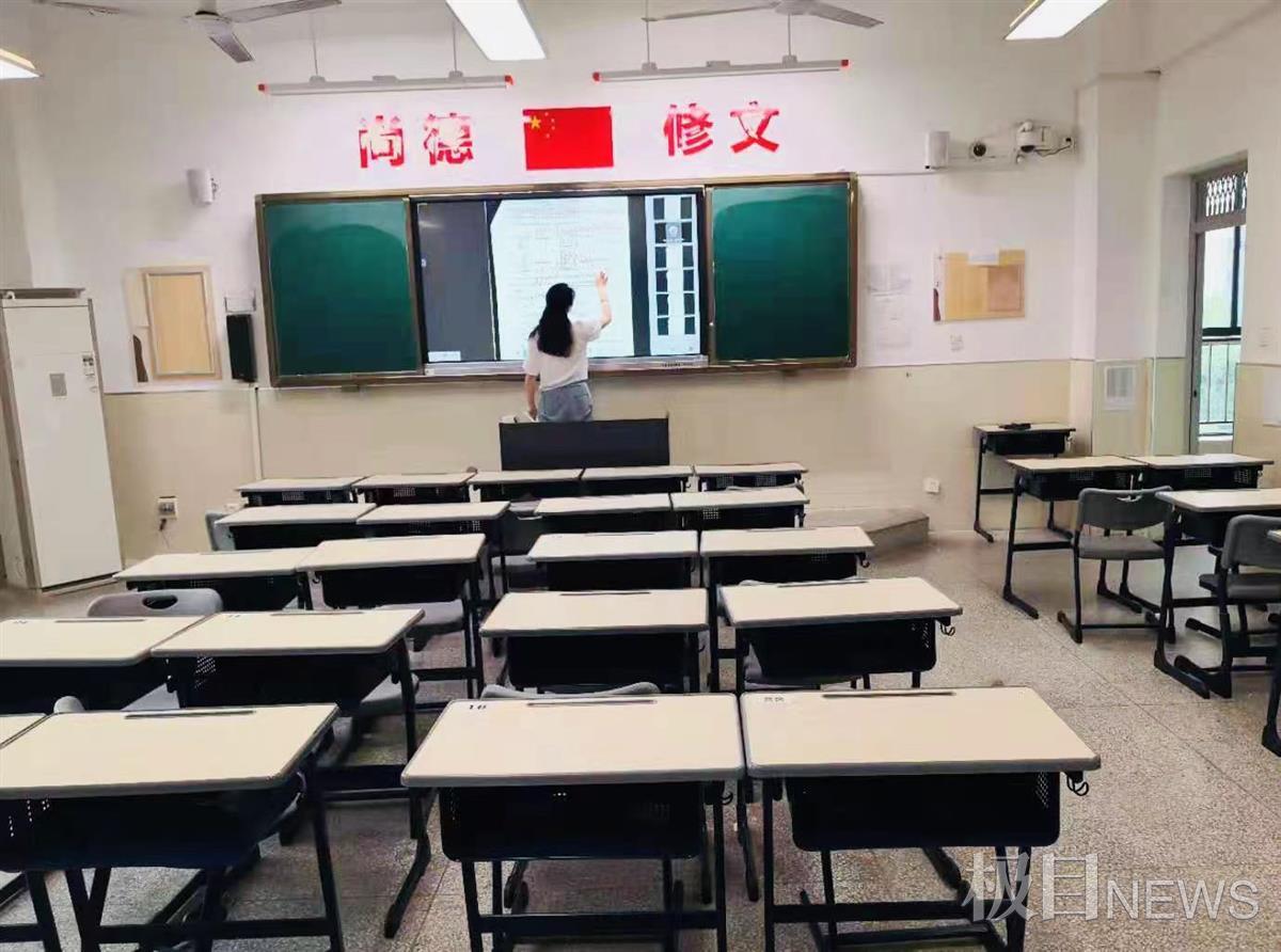 武汉高三学生重启网课老师去教室上课为学生营造仪式感