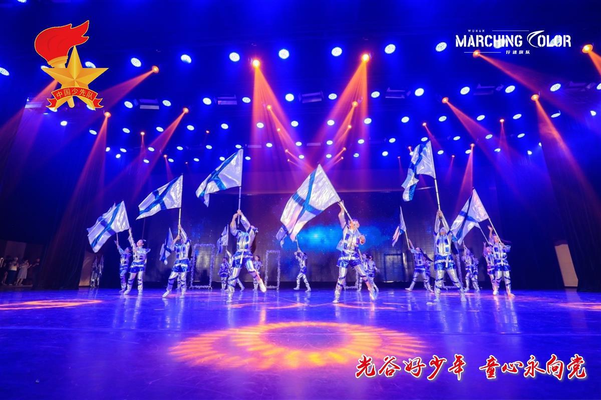 小众运动旗舞走进武汉中小学小学生训练4个月后拿下全国第三