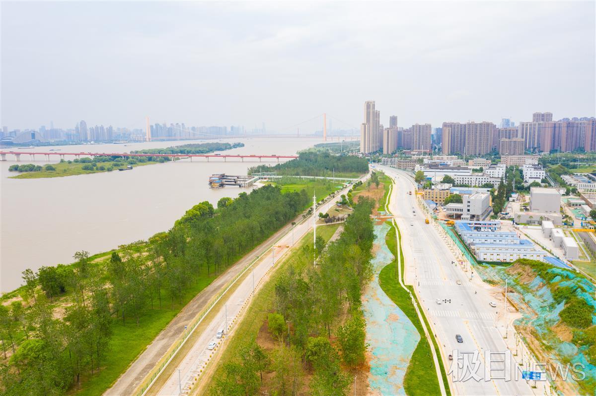 新武金堤路通车武汉南部新增一条进城便捷通道