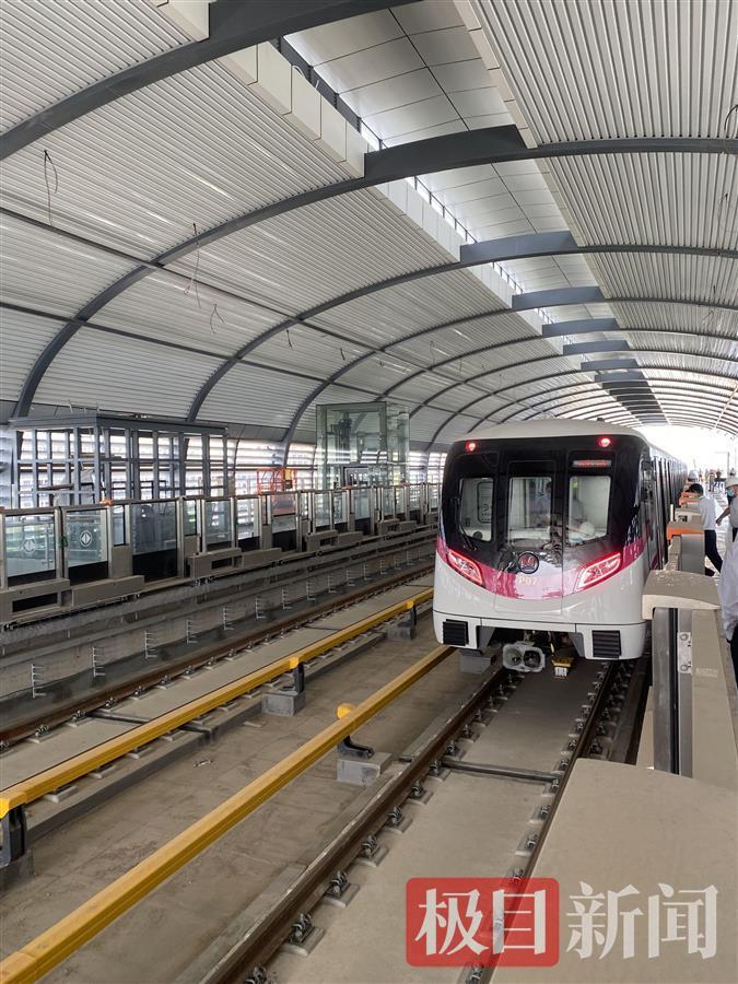 轨道交通16号线全线试跑记者尝鲜武汉最美观江地铁