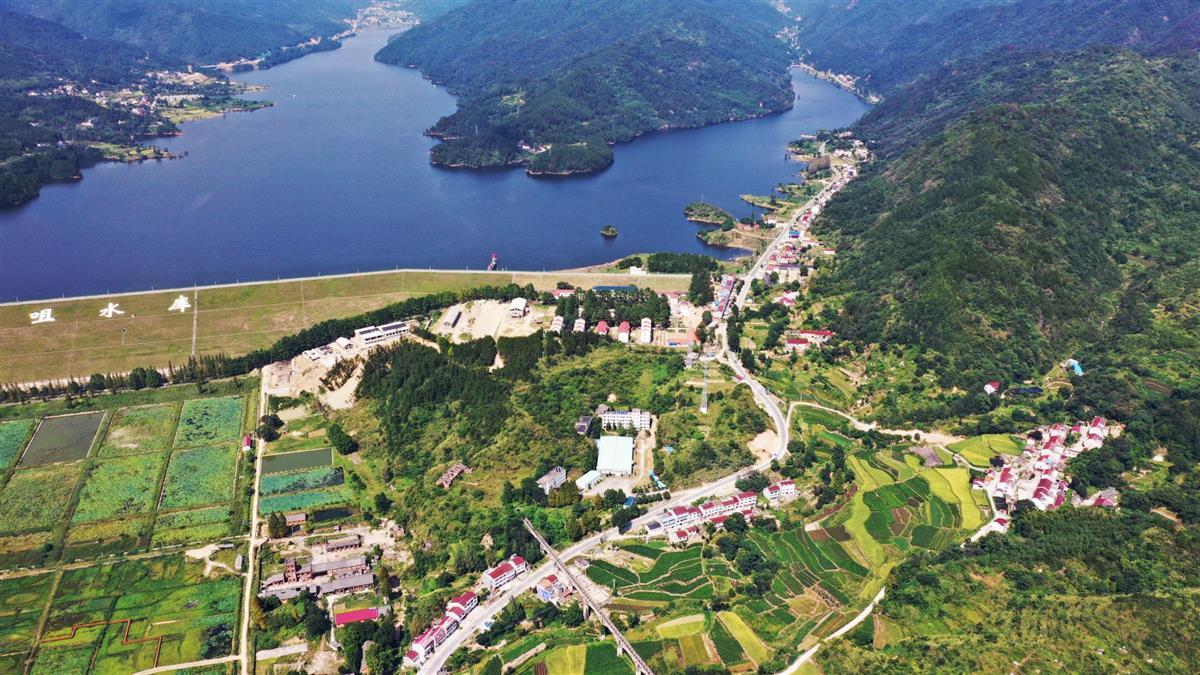 成就西河十八湾,为半县人提供水源,张家咀水库升级为国家级湿地