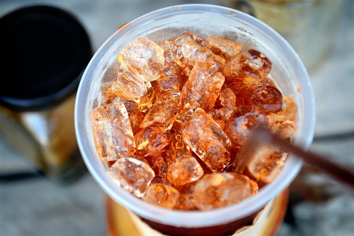 楚天都市报酷爱冰冻饮料消暑男子竟喝出中暑型糖尿病