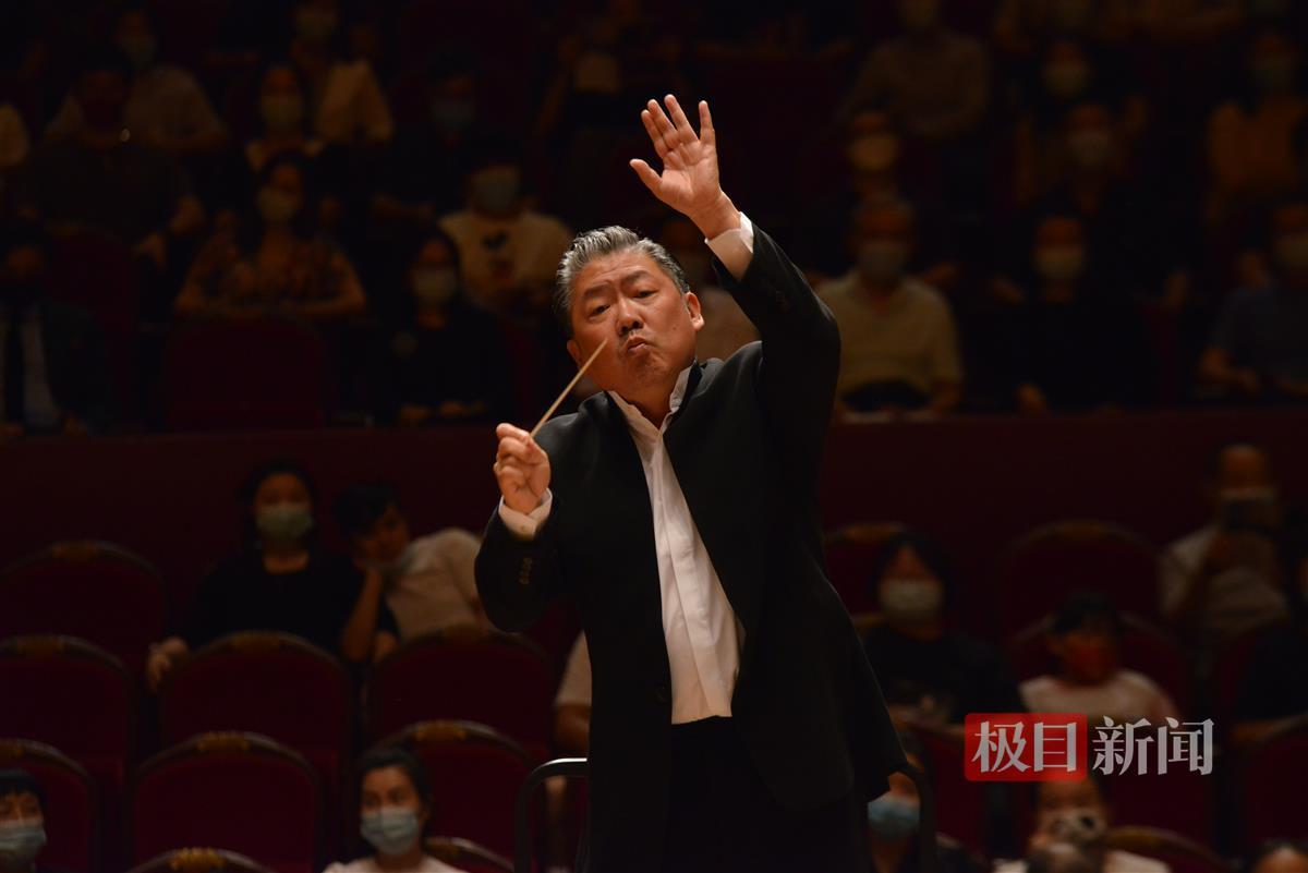 九年后,这组“强强联合”再访江城 ——著名指挥家余隆:悲也好喜也好,生活总得继续 | 极目新闻