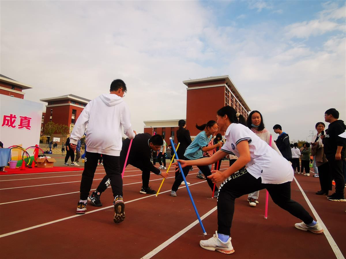 走进武汉经开区优质初中武汉经开区黄陵中学致远教育培养奔跑着的逐梦