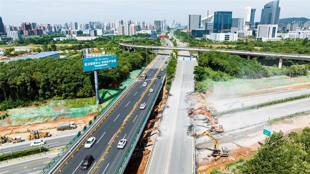 这标志着武汉绕城高速改扩建工程进入冲刺阶段