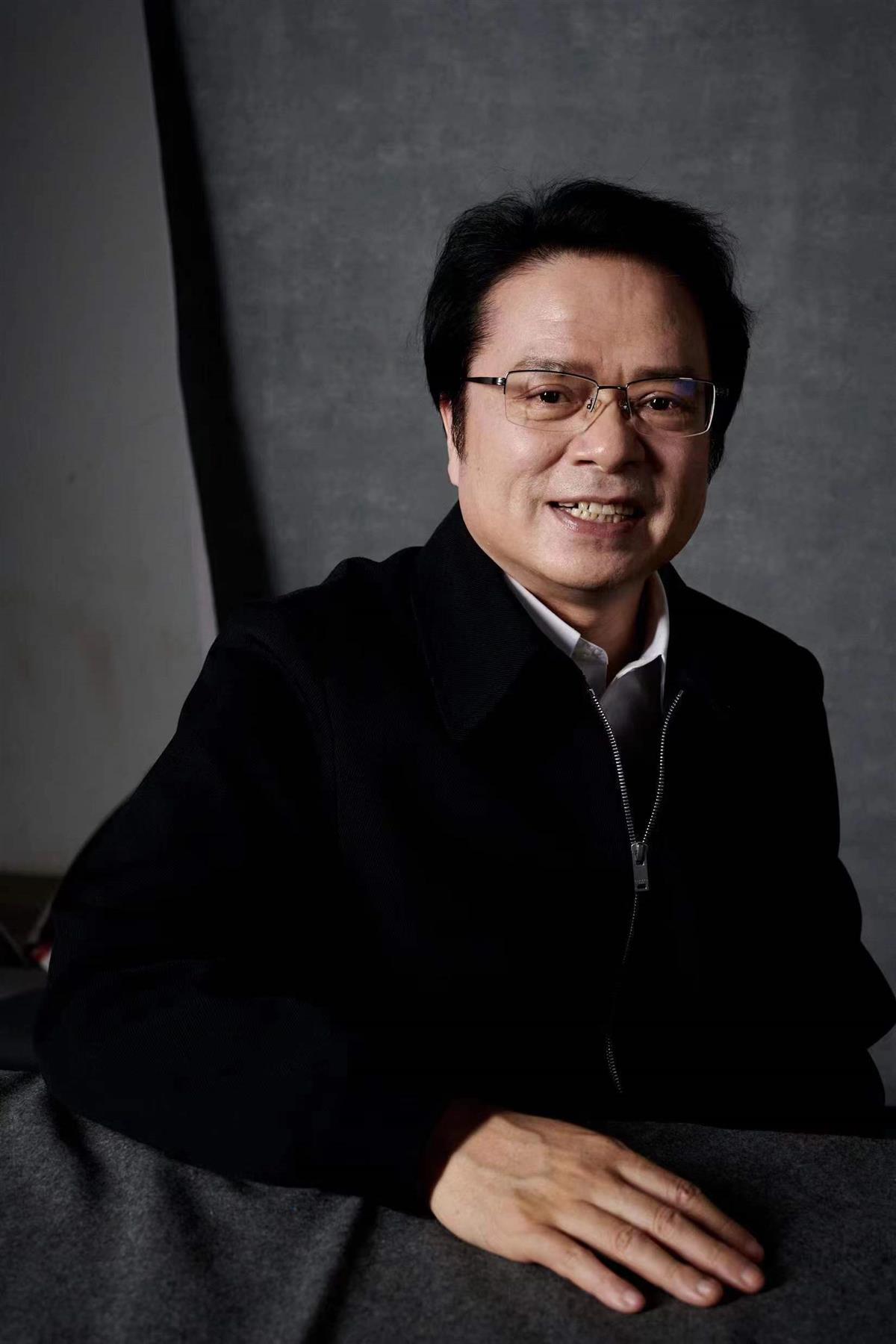 《装台》《主角》《喜剧》之后,茅盾文学奖获得者,著名作家陈彦再推力