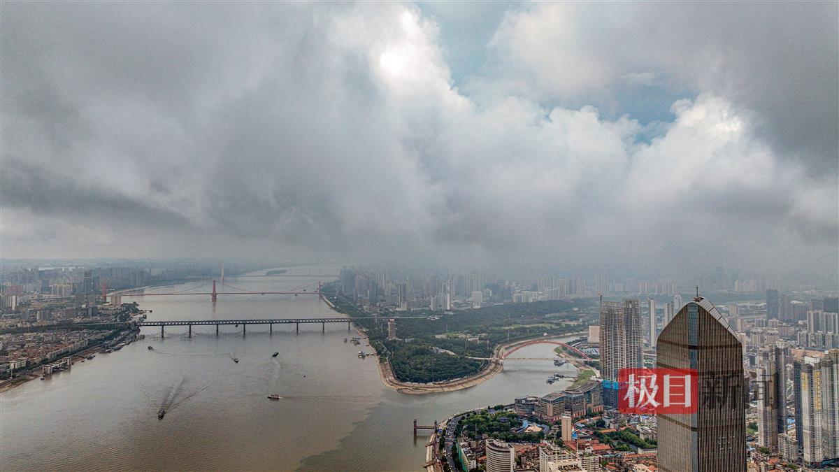 台风"杜苏芮"过境,武汉风起云涌! | 极目新闻