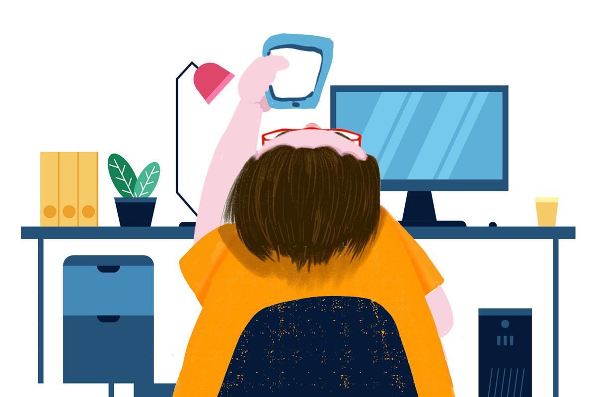 仰头玩手机能预防颈椎病?专家表示,“低头族”偶尔仰头向上有好处,但长时间后仰也伤颈椎 | 极目新闻