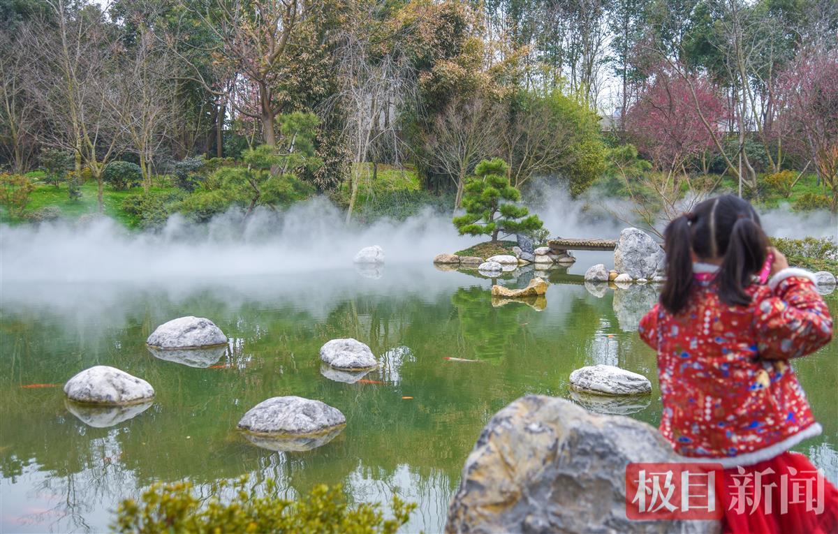 3月10日，游客在浅山森林美术园游玩      （极目新闻记者 黄志刚 摄）.jpg