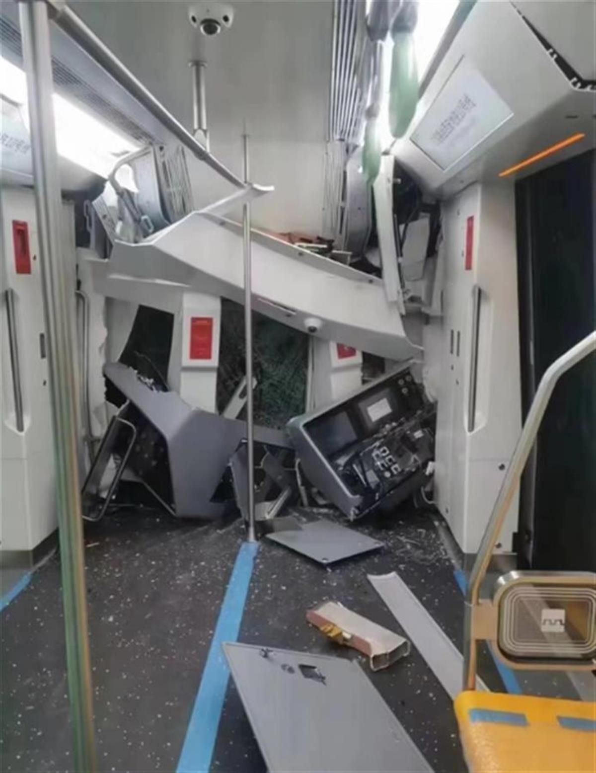 西安地铁10号线试验车辆发生追尾事故,官方:现场试验人员处置不当