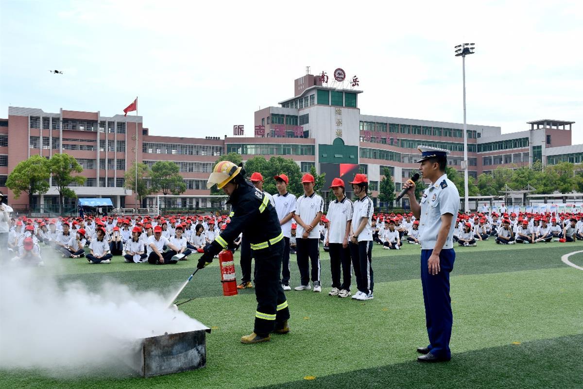5月10日，荆州市消防救援支队石首大队开展“5·12” 防震减灾应急疏散演练活动 （通讯员供图）.jpg