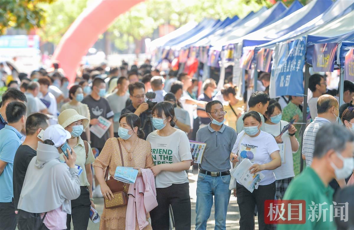 湖北高招咨詢會(huì)首場將于6月16日舉行，百余所省內(nèi)外高校現(xiàn)場答疑