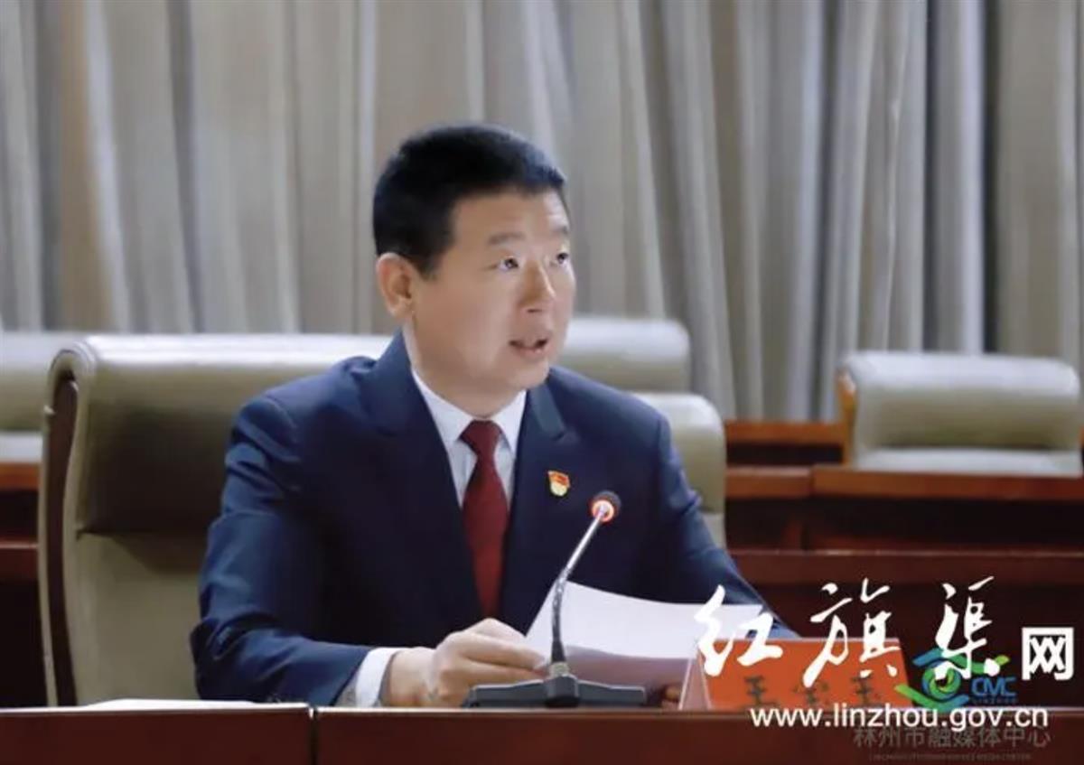 通报显示,2017年至2020年,王宝玉先后多次在企业内部