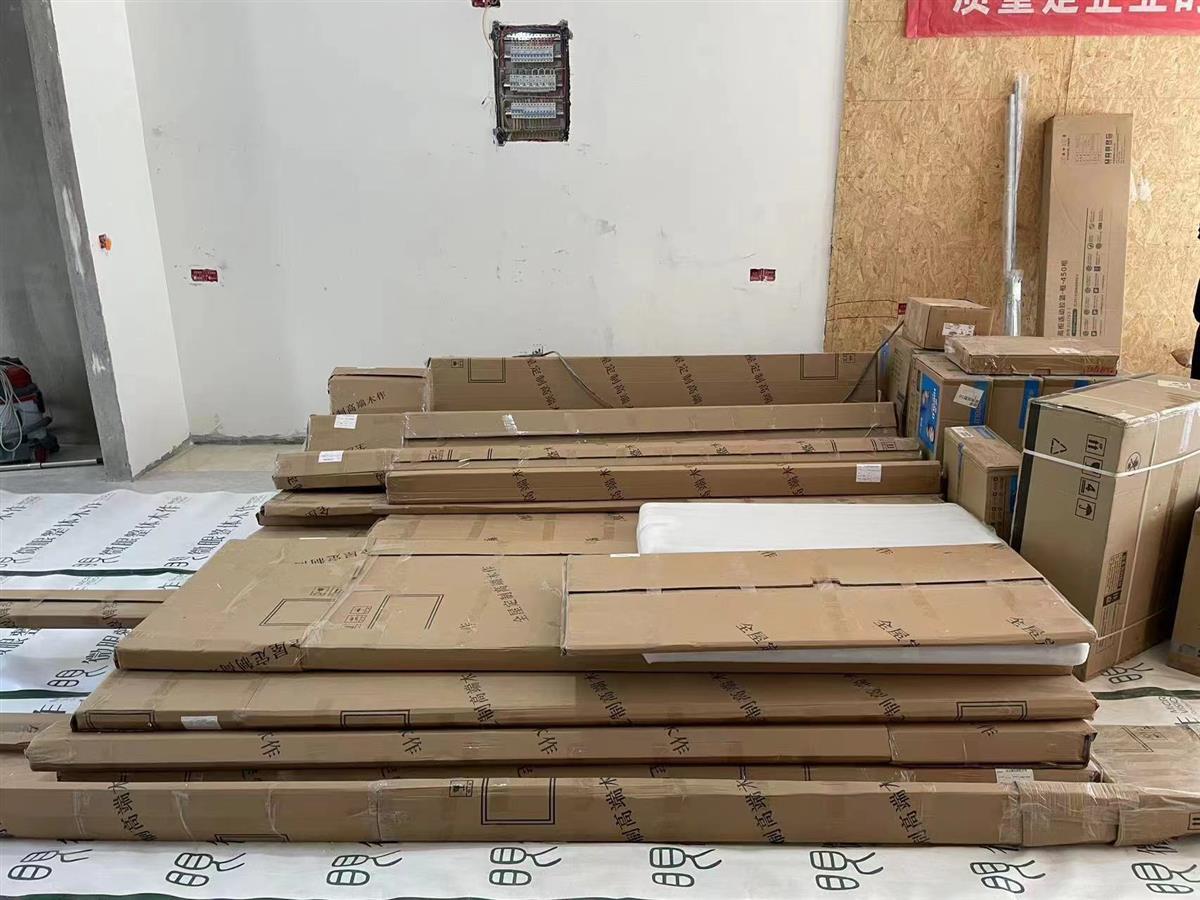 图一：涉案木制家具 通讯员供图.jpg