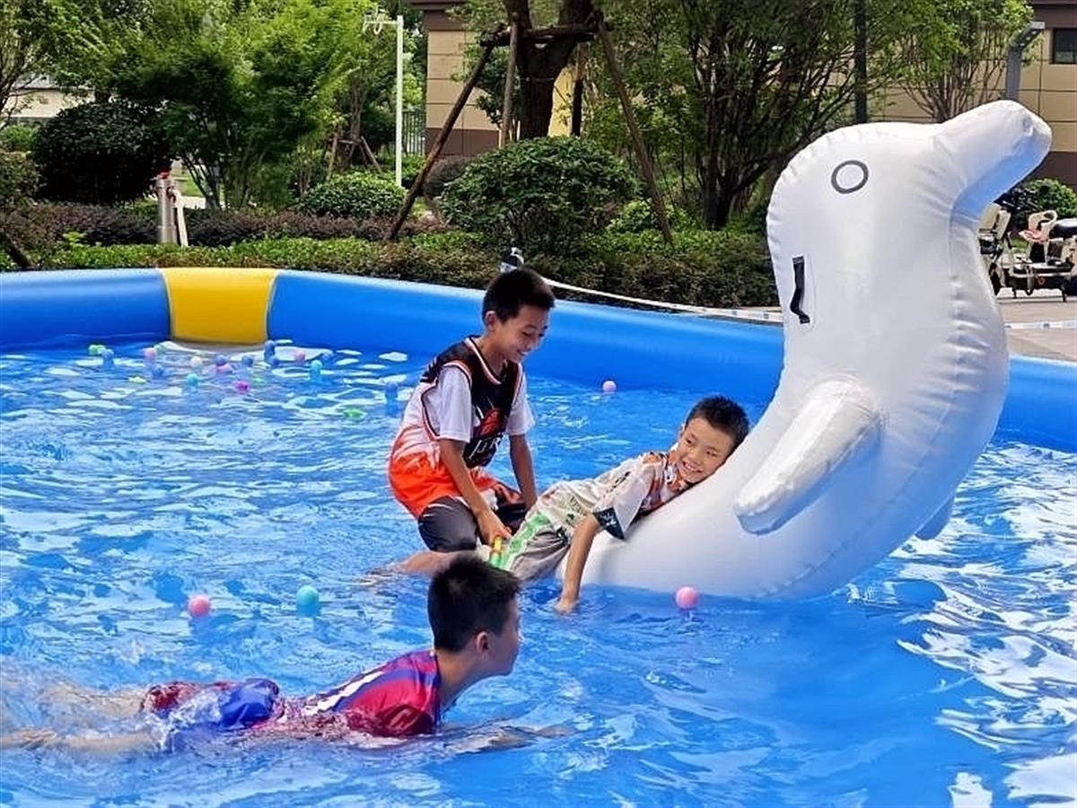 光谷桃花源社区举办快乐过暑假 安全不放假儿童戏水活动