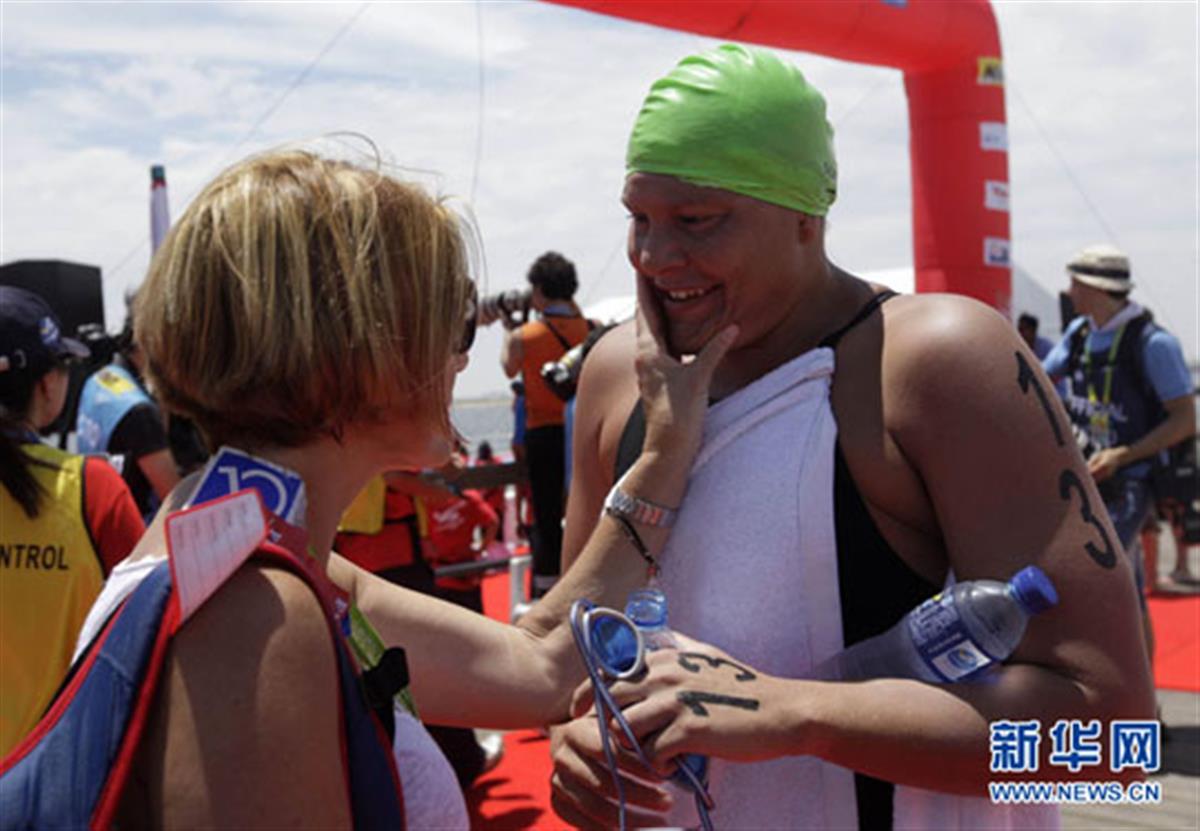 2008年9月4日，娜塔莉·杜-图伊托接受本报专访   新华网.jpg