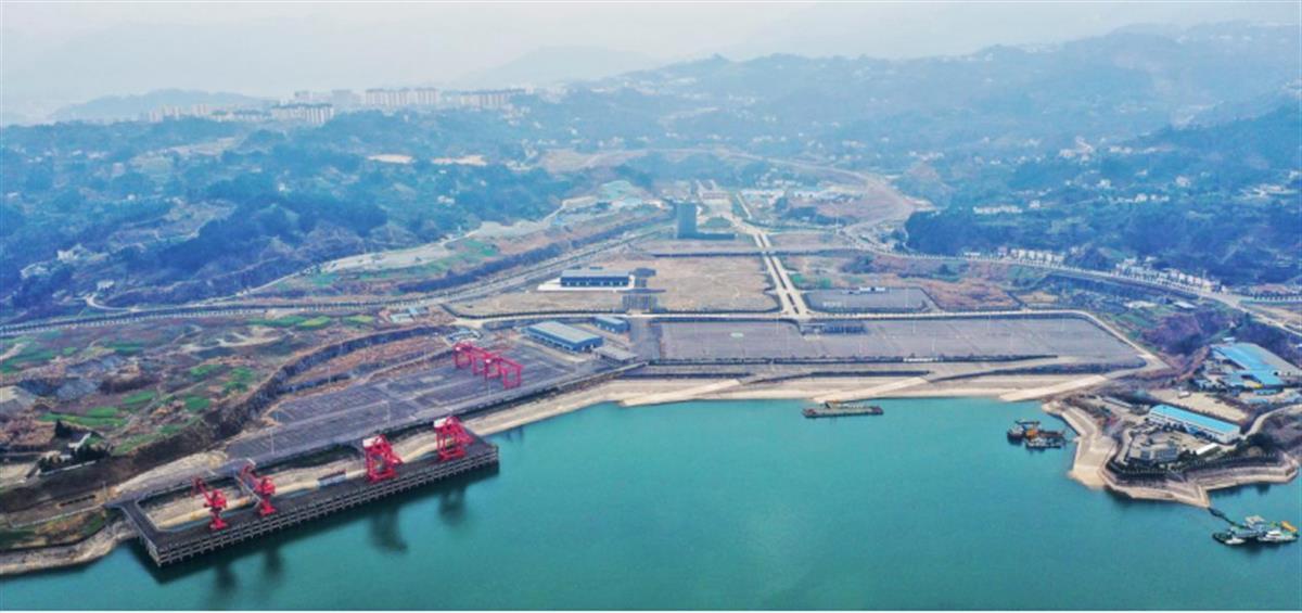 湖北宜昌秭归港茅坪二期重滚泊位开港运营