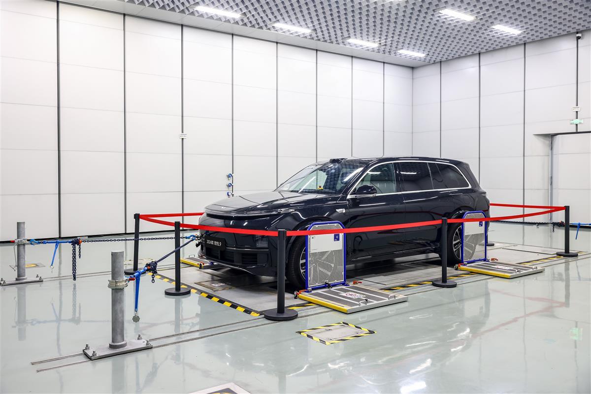 整车半消声室-中景1.jpg 整车半消声室-中景1.jpg