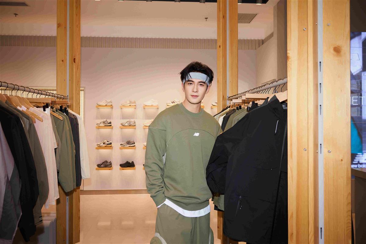 02. 演员陈星旭探访武汉SKP NB GREY店.jpg