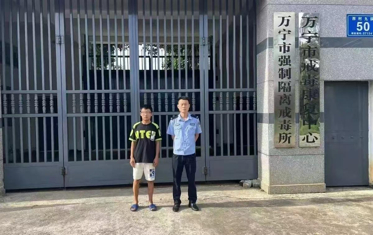 照谣镜|男子谎报台风吹垮瓦房被行拘，杭州骑手猝死后网络滋生“45岁上限”谣言