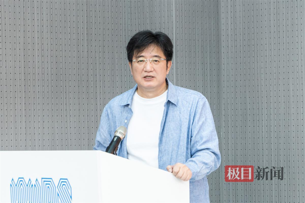 学校董事长程凡向红安校区建设者、设计者，及关心和支持学校发展的社会各界人士致以敬意表示衷心感谢。刘恒 摄.jpg