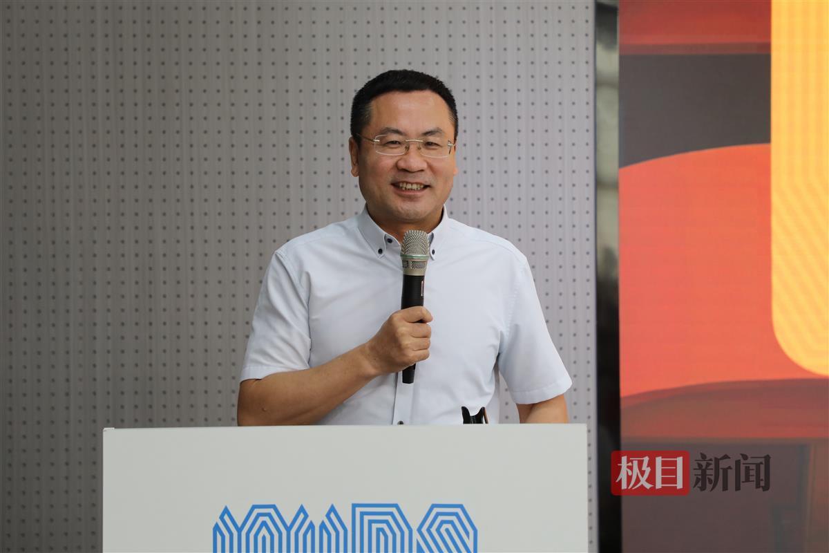 长江国际商会创始人、湖北省北京大学校友会会长、长江产投基金管理公司副董事长刘萌致辞并发布“长江文化新质生产力研究中心”。刘恒 摄.jpg