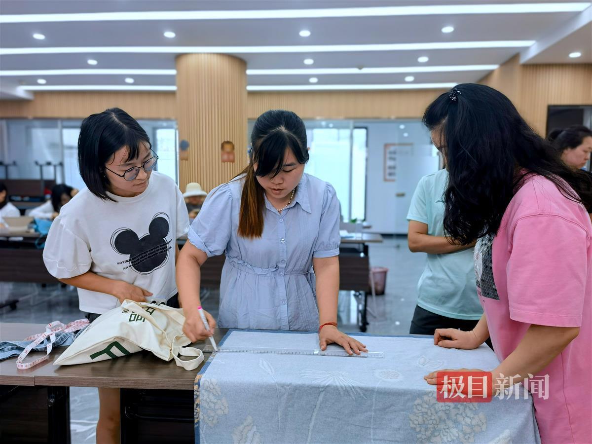 服装定制培训.jpg 服装定制培训.jpg